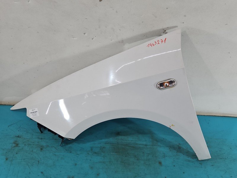 Błotnik przód lewy Seat Ibiza IV 6J biały LB9A Błotnik przód lewy Seat Ibiza IV 6J biały LB9A