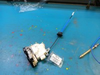 Zamek przód prawy 8J1837016C AUDI A4 B8 EUROPA Producent części: Audi, 6pin