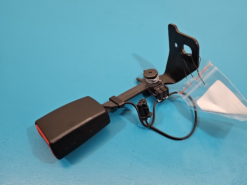 Pas bezpieczeństwa tył lewy Producent części: OPEL, Europejska, 2pin, spinka Opel Grandland 9810493477