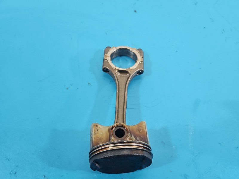 Tłok Toyota Corolla E15 1.6 vvti (1ZR) 124KM