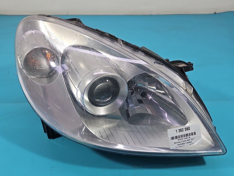 Reflektor prawy lampa przód Mercedes W245 EUROPA