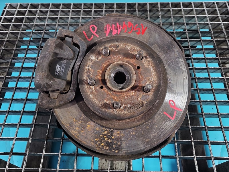 Zwrotnica lewa piasta przód 2.0 16V Toyota Rav4 I 94-