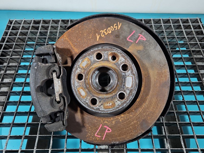 Zwrotnica lewa piasta przód 2.4 D5 Volvo S80 II Zwrotnica lewa piasta przód 2.4 D5 Volvo S80 II