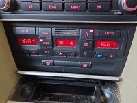 Konsola panel nawiewu Audi A4 B7 8E0820043BL
