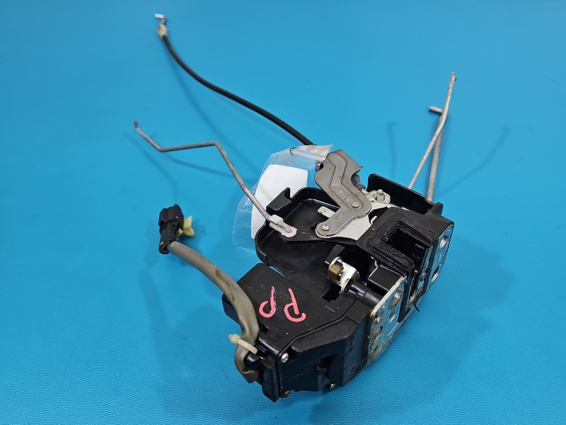 Zamek przód prawy Kia Sorento I 03-09 EUROPA 2pin