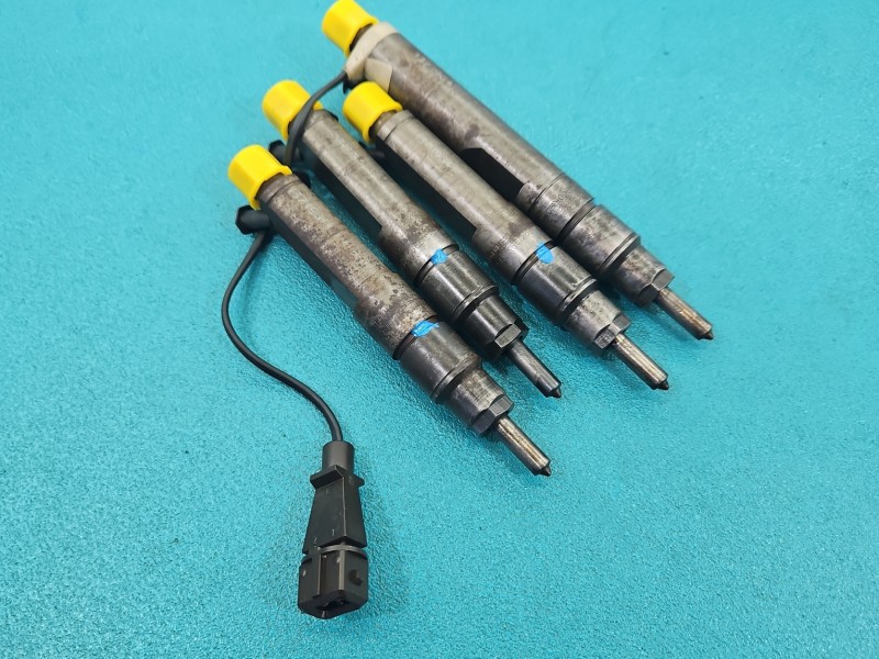 Wtryskiwacz Vw Golf III 1.9 tdi 028130201J