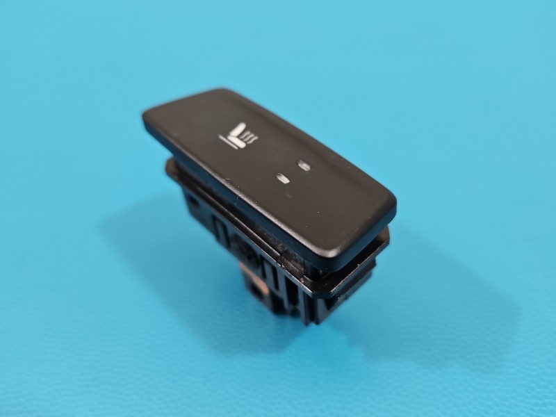 Przełącznik Europejska, Prawy GRZANIA FOTELA Renault Kadjar 255009216RB