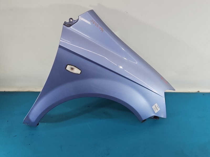 Błotnik przód prawy Hyundai Getz błękitny WO