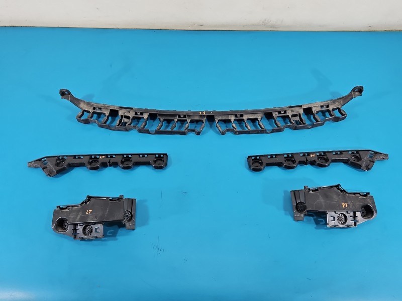 Ślizg zderzaka tył lewy Skoda Octavia IV 5E7807863, 5E7807393B, 5E7807377