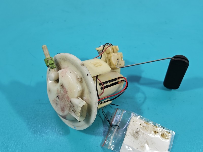 pompka Pompa paliwa HONDA CBR 125R 0.1b