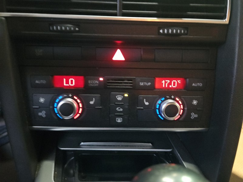 Konsola panel nawiewu Audi A6 C6 4F1820043AC