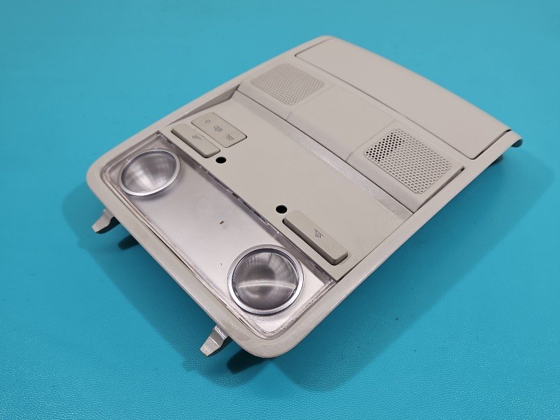 Lampa kabiny lampka Vw Golf plus 1K0867489D Lampa kabiny lampka Vw Golf plus 1K0867489D