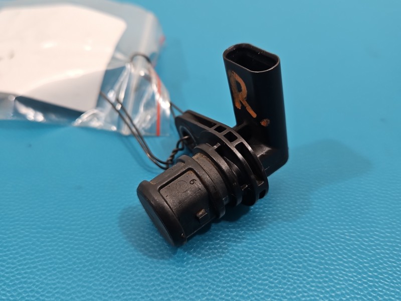 Czujnik położenia wałka rozrządu Opel Insignia B 55578308