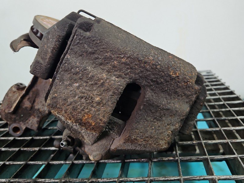 Zacisk przód lewy Seat Leon II 2.0 tdi