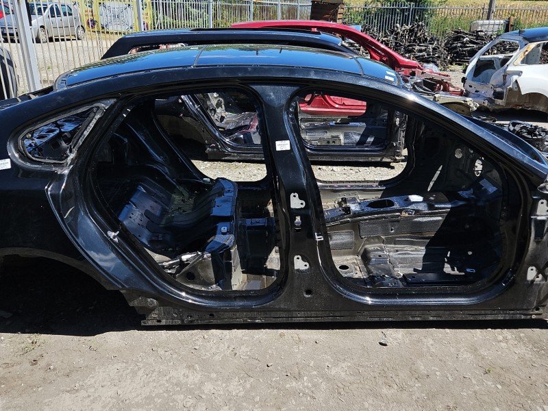 Próg prawy SŁUPEK ŚRODKOWY B JAGUAR XF II X260 sedan 4d czarny PAB Próg prawy SŁUPEK ŚRODKOWY B JAGUAR XF II X260 sedan 4d czarny PAB