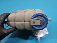 Zbiorniczek Zbiornik wyrównawczy Audi A4 B9 2.0 TFSI