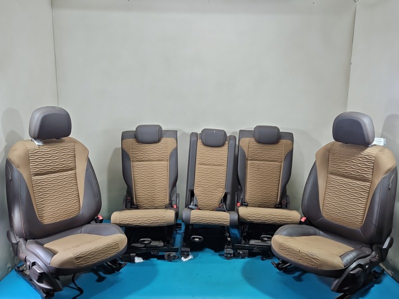 Fotele komplet kanapa Opel Zafira C