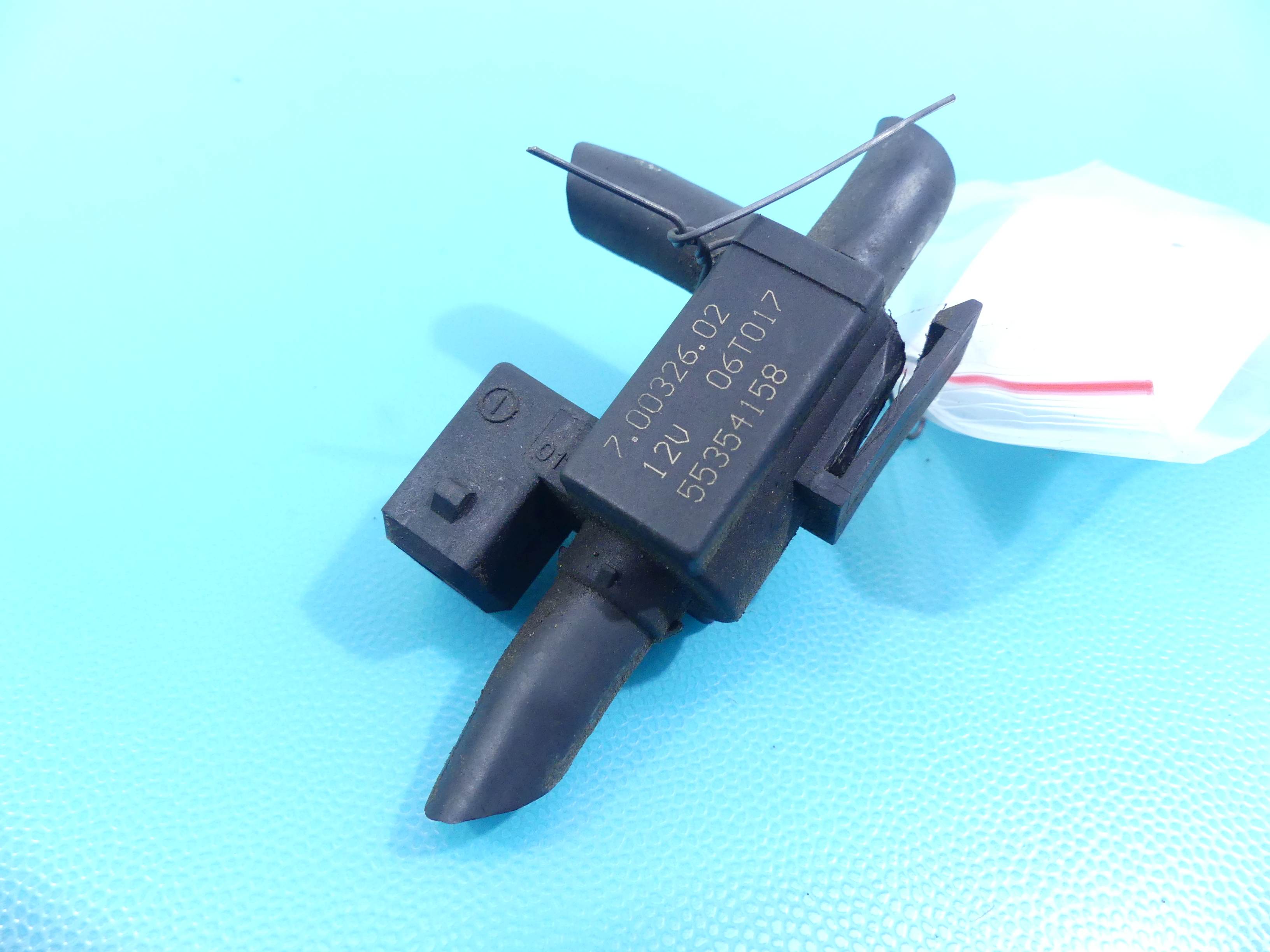 Zawór podciśnienia 55354158, 70032602 Cadillac BLS 2.0 T