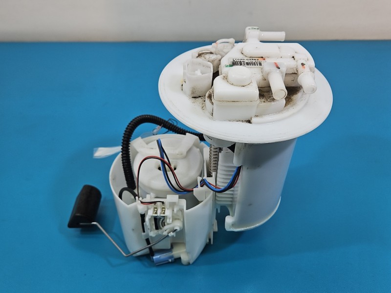 pompka Pompa paliwa Toyota Corolla E16 E18 13- 1.6 16V 77020-02562 TOYOTA