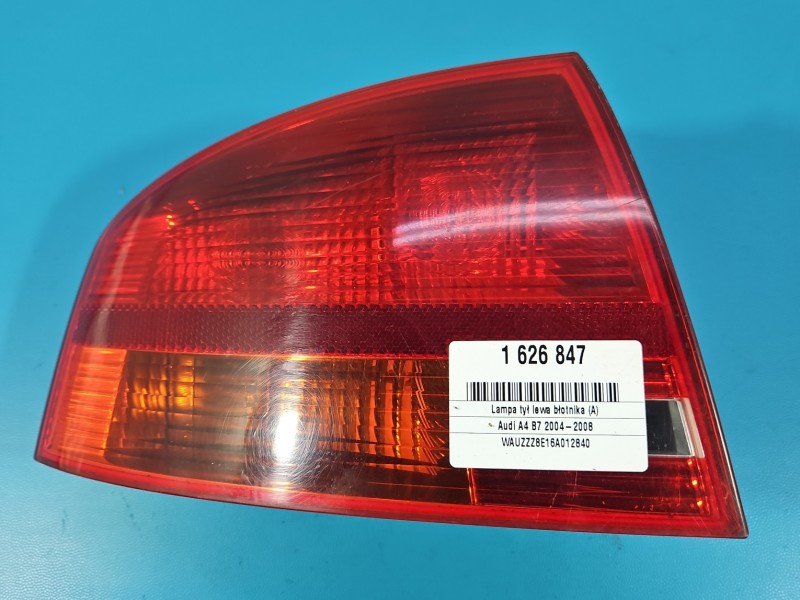 Lampa tył lewa błotnika Audi A4 B7 sedan EUROPA 8E5945095