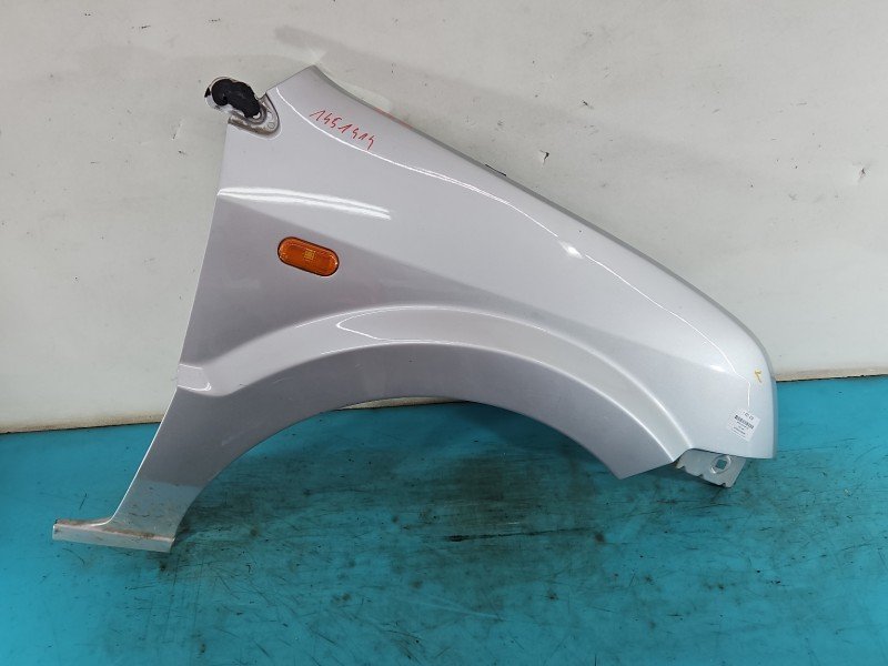 Błotnik przód prawy Ford Fusion srebrny Błotnik przód prawy Ford Fusion srebrny
