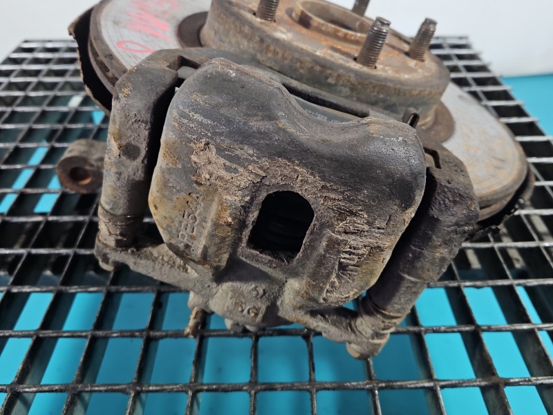 Zacisk przód lewy Toyota Rav4 I 94- 2.0 16V