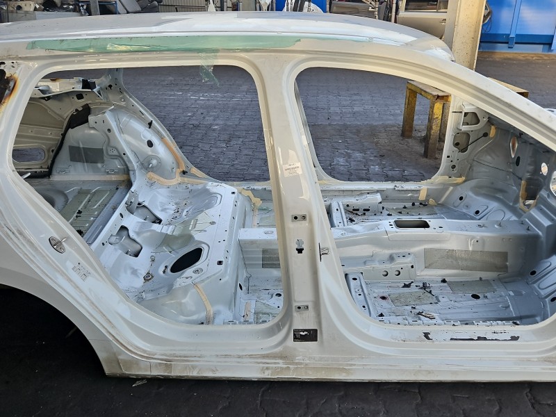 Próg prawy SŁUPEK ŚRODKOWY B Skoda Octavia IV kombi 5d LS9R