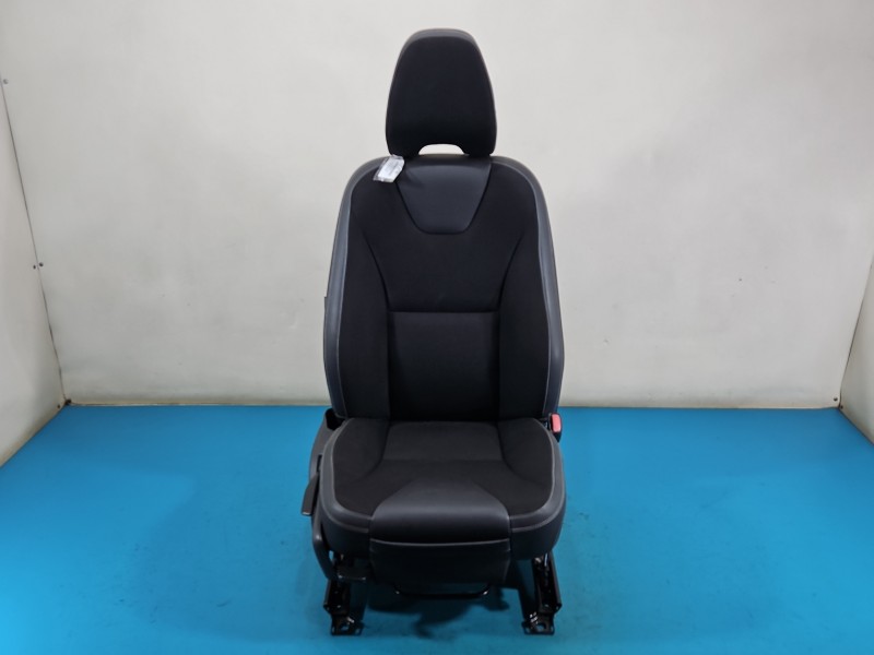 Fotel prawy przód pasażera Volvo XC60 I 08- 5d EUROPA