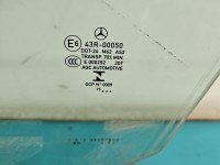 Szyba drzwi przód lewa Mercedes W212 kombi