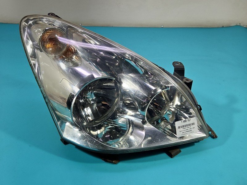 Reflektor prawy lampa przód Toyota Corolla Verso II EUROPA