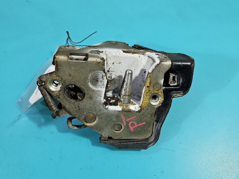 Zamek tył prawy 1237330208 Mercedes 123