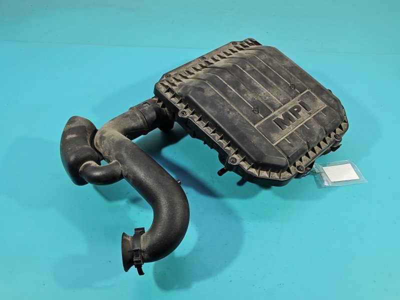 Obudowa filtra powietrza Skoda Fabia III 04C129611J, 04C129620C, 04C129618F 1.0 MPI Obudowa filtra powietrza Skoda Fabia III 04C129611J, 04C129620C, 04C129618F 1.0 MPI