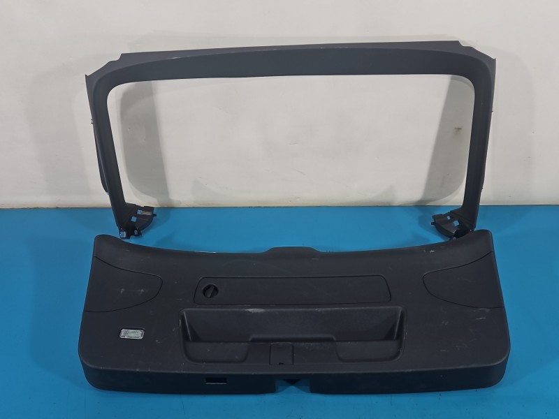 Tapicerka klapy tył boczek bagażnika tylnej Audi A4 B9 8W9867979, 8W9867973