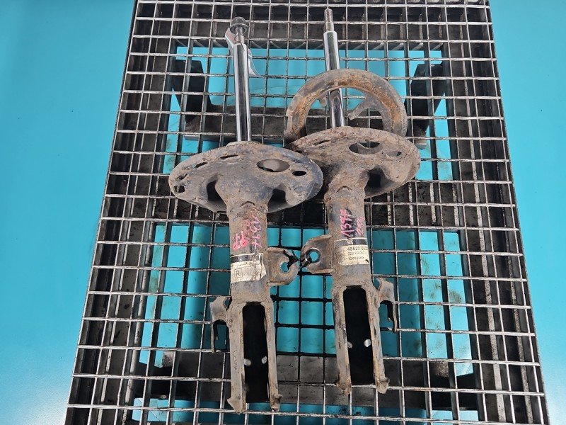 Amortyzator przód komplet lewy prawy Toyota Avensis III T27 L+P