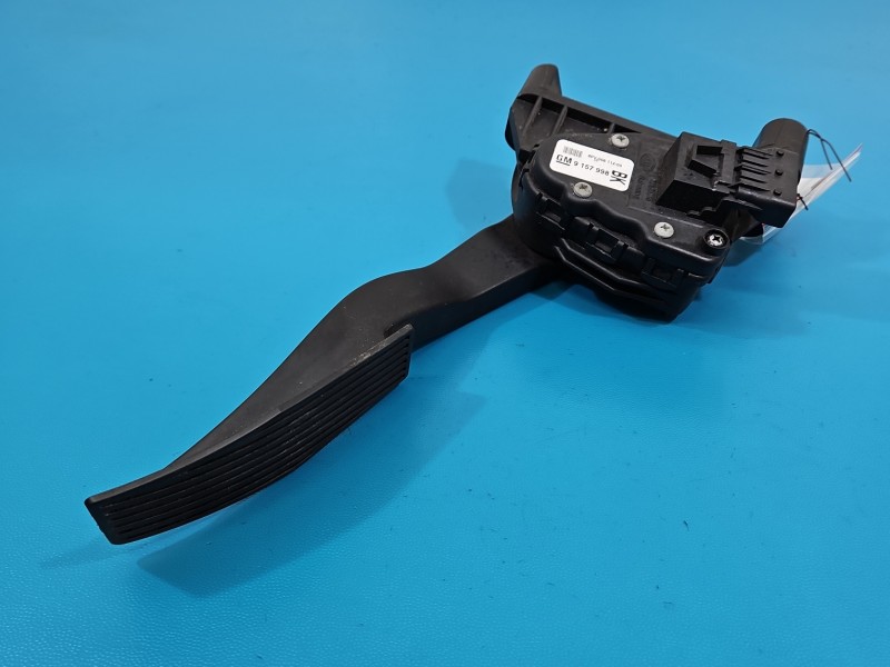 Pedał gazu potencjometr Opel Astra III H 1.6 16V 9157998, 6PV008112-00