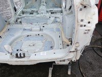 Pas tylny podłoga bagażnika Ford Escape III 12- wanna kombi ćwiartka