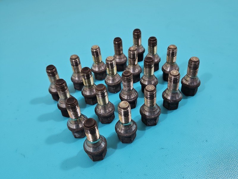 Śruby kół Suzuki Sx4 S-Cross 13-21 szpilki