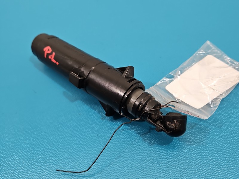 Spryskiwacz reflektora lewy BMW X5 F15 7292657 xenon