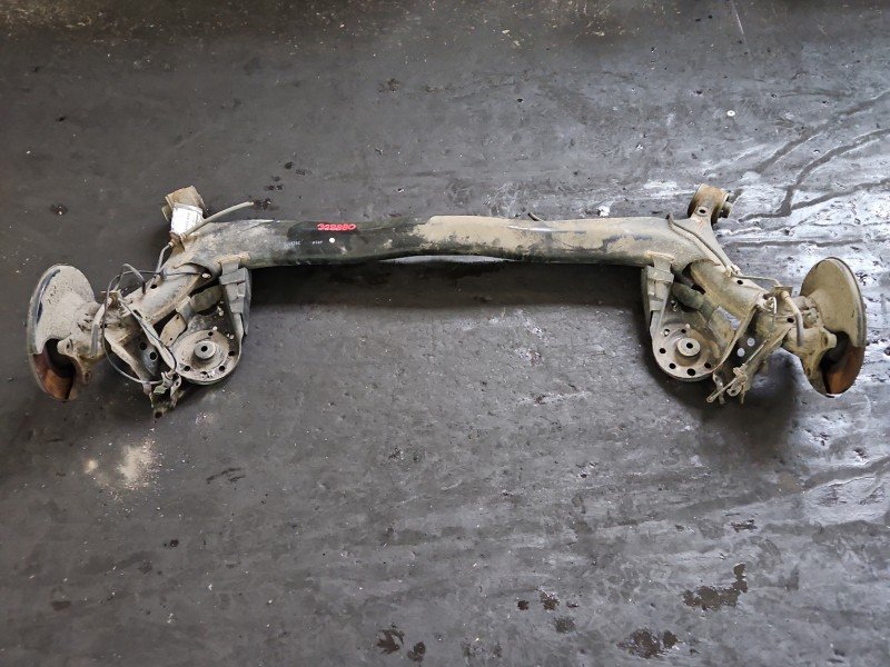Tylna belka oś tył Honda Jazz III 1.3 16V Tylna belka oś tył Honda Jazz III 1.3 16V