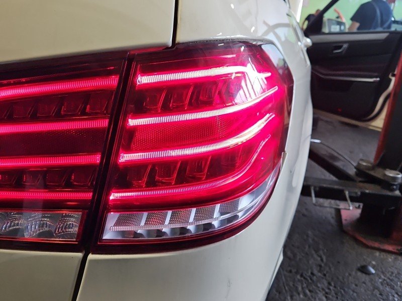 Lampa tył prawa Mercedes W212 kombi Lampa tył prawa Mercedes W212 kombi