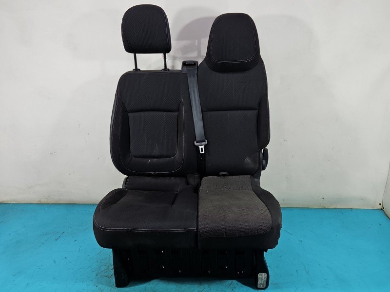 Fotel prawy pasażera Renault Trafic III Fotel prawy pasażera Renault Trafic III