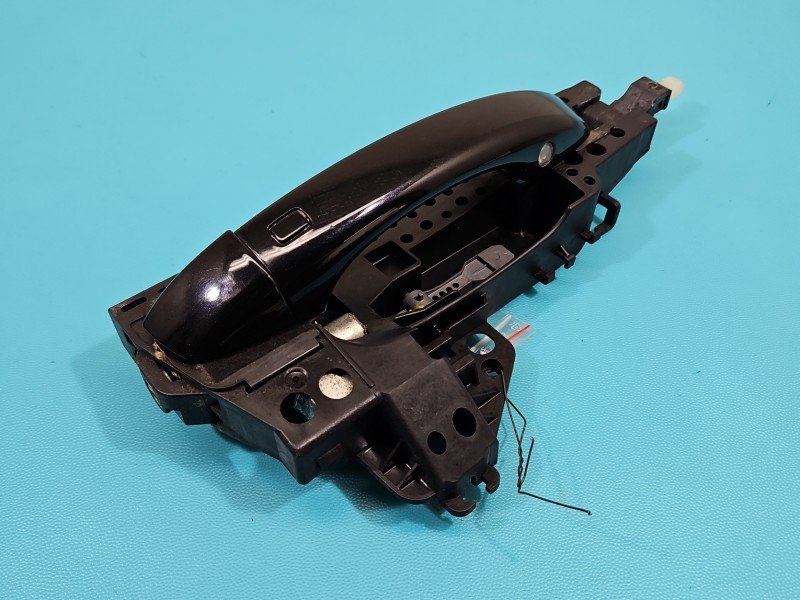 Klamka przód prawa zewnętrzna AUDI A6 C7 4H0837886 Klamka przód prawa zewnętrzna AUDI A6 C7 4H0837886
