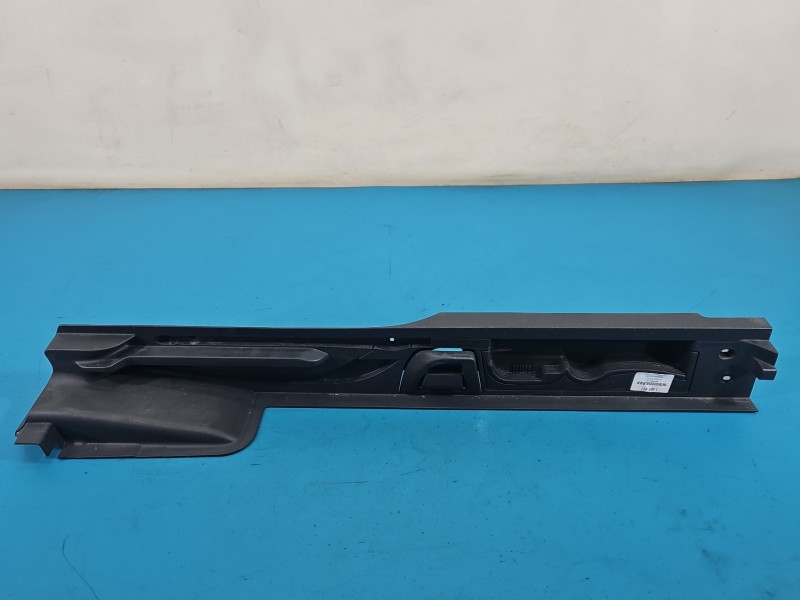 Mocowanie Europejska, podłogi bagażnika prawa uchwyt 3G9858832 Vw Passat B8