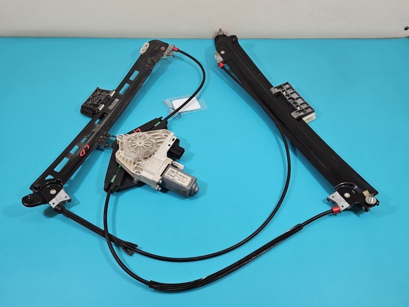 Podnośnik przód lewy Audi A5 8T 4F0959801D 2d