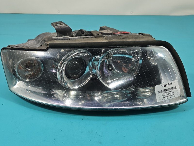 Reflektor prawy lampa przód Audi A4 B6 EUROPA Reflektor prawy lampa przód Audi A4 B6 EUROPA