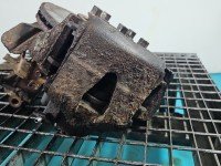 Zacisk przód lewy Audi A2 1.4 16V (AUA)