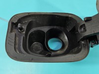 Klapka wlewu paliwa Skoda Scala 2019- Kolor: szary, Europejska, Kod lakieru: LA7W, Ubytki lakieru / szary LA7W