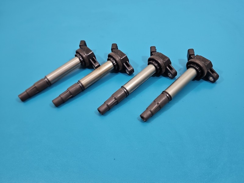 Cewka zapłonowa Toyota Auris II 90919-02256 1.8 hybryda TOYOTA, 4 SZTUKI / 4 - pin