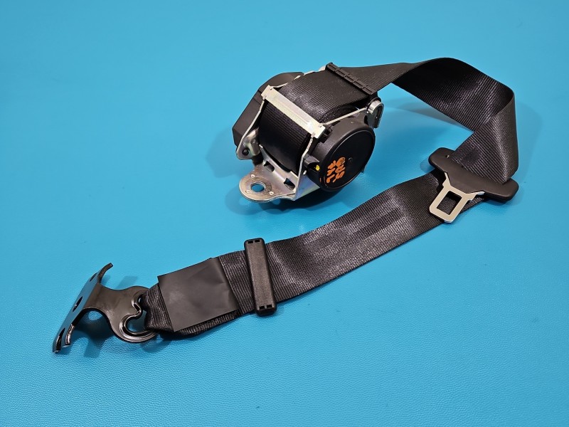 Pas bezpieczeństwa tył środkowy Maserati, Europejska Maserati Quattroporte VI 13- 6700125100