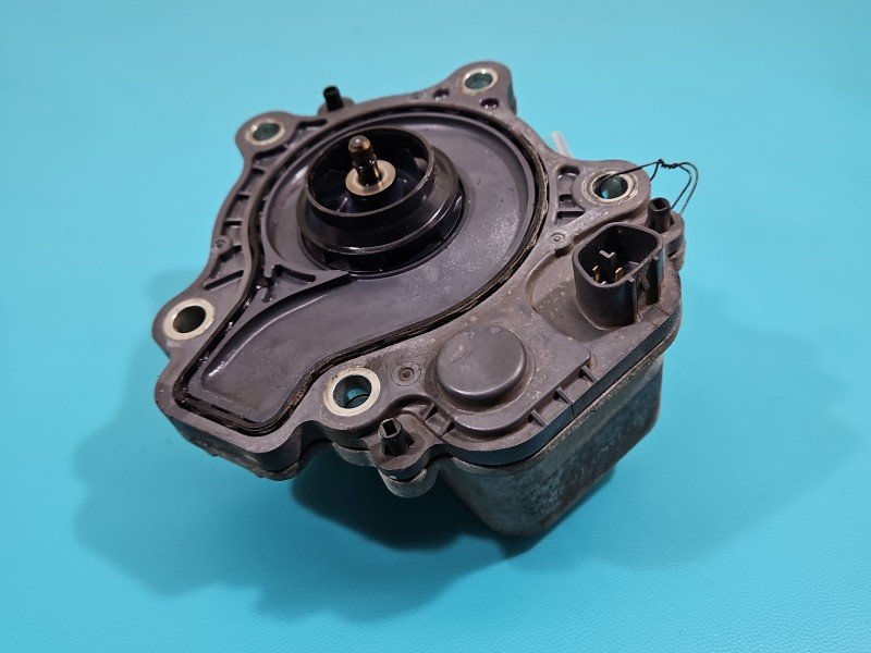 Pompa wody Toyota Auris I 1.8 16V M061090